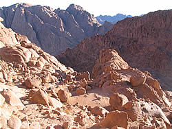 Спуск с горы Моисея на Синае